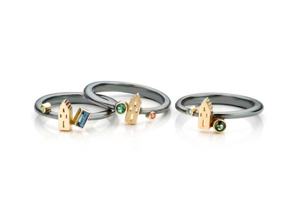 Ring zwart geoxideerd zilver met 14 kt geelgouden trapgeveltje - Image 3